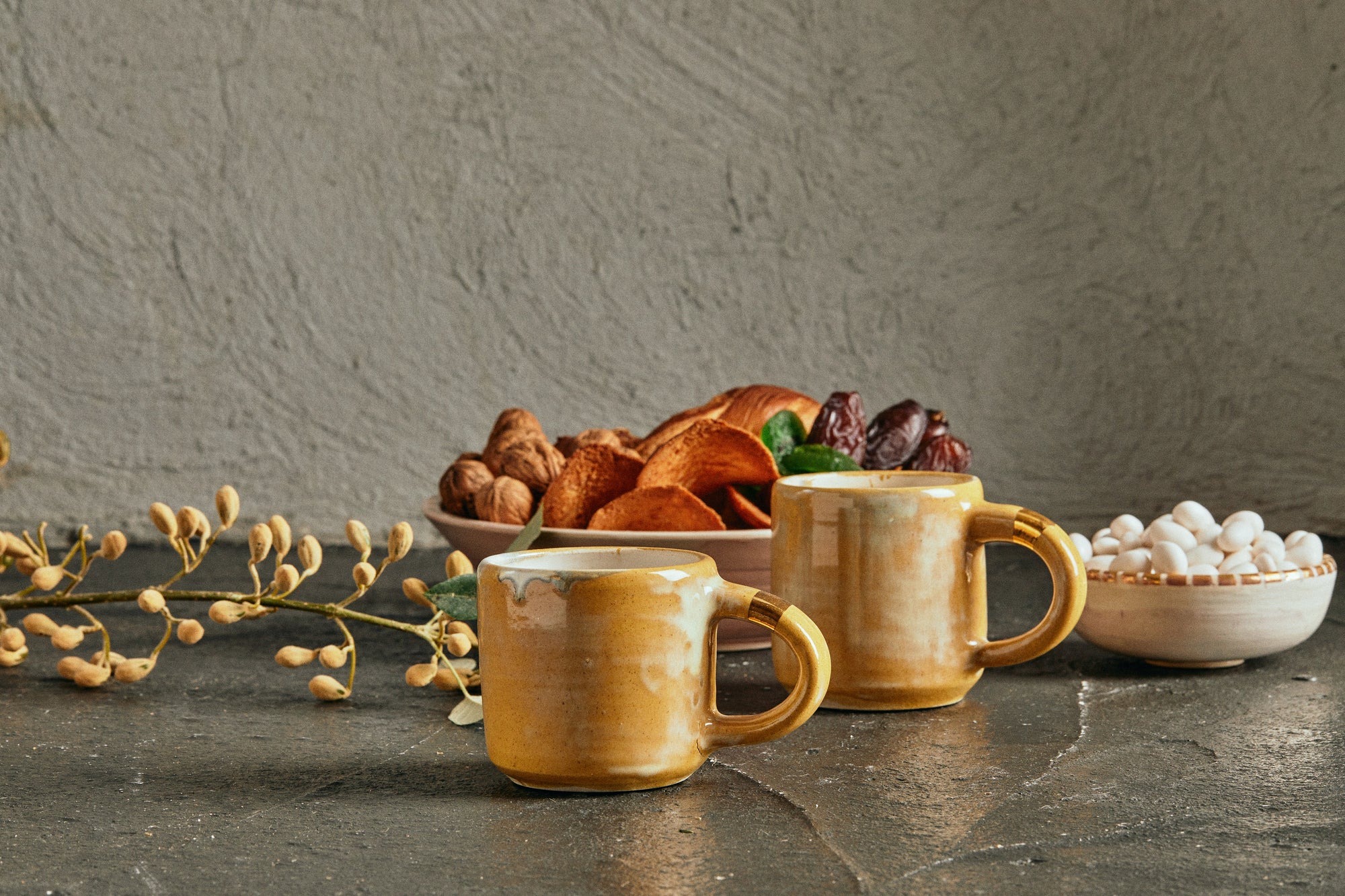 ANTIQUES MUG