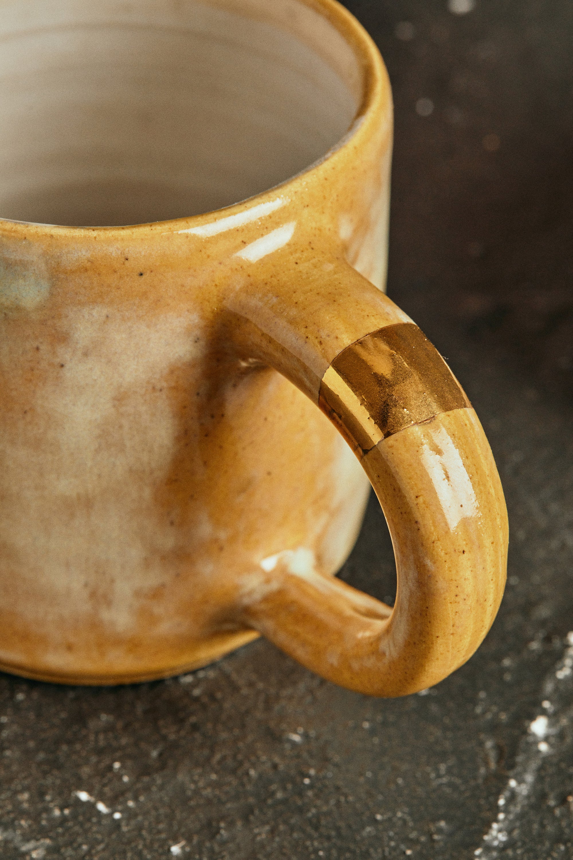 ANTIQUES MUG