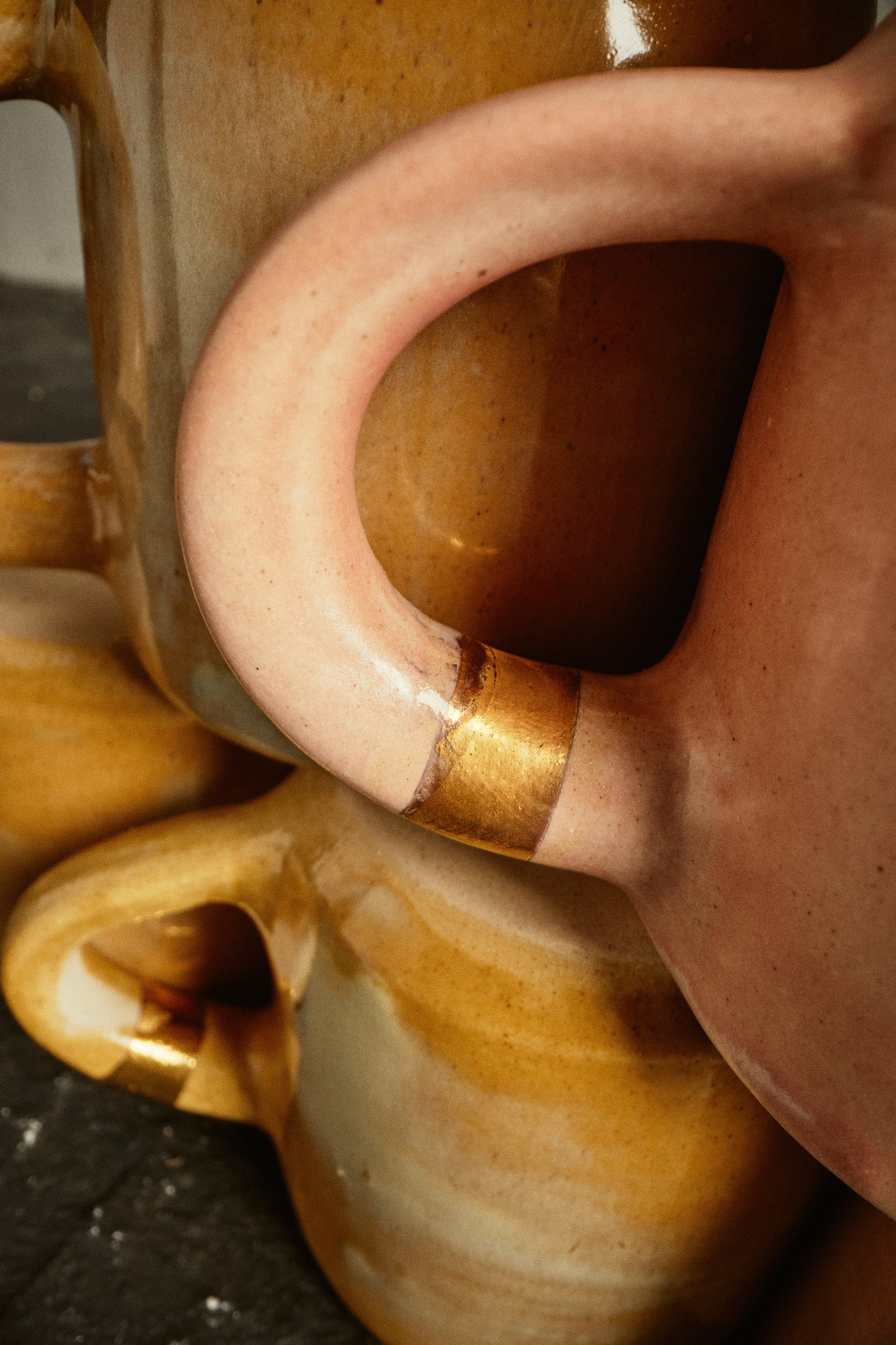 ANTIQUES MUG