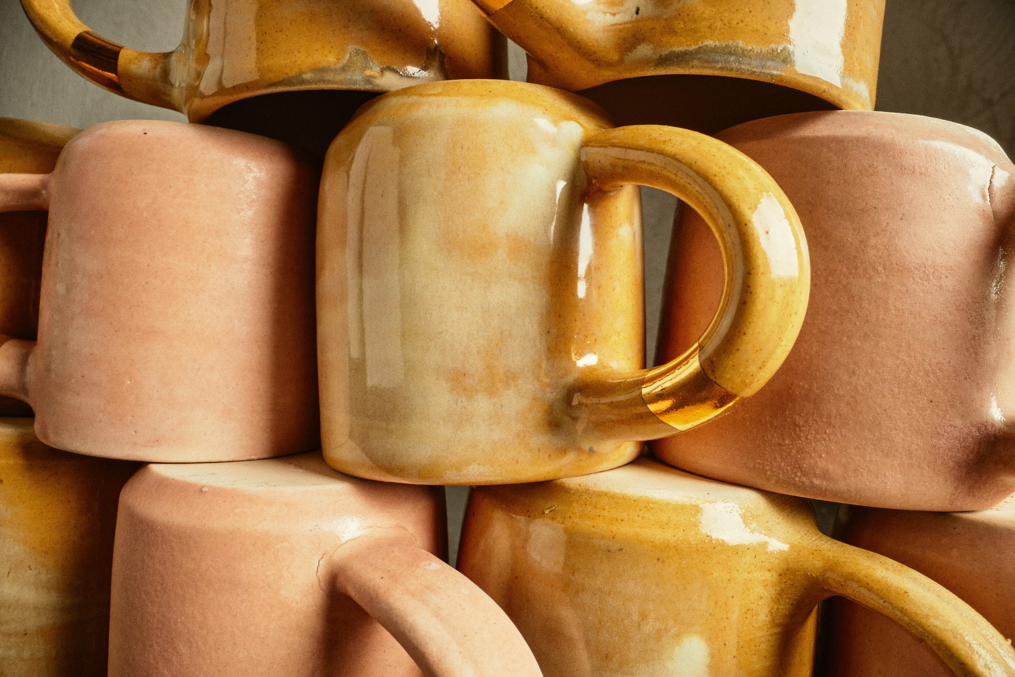 ANTIQUES MUG