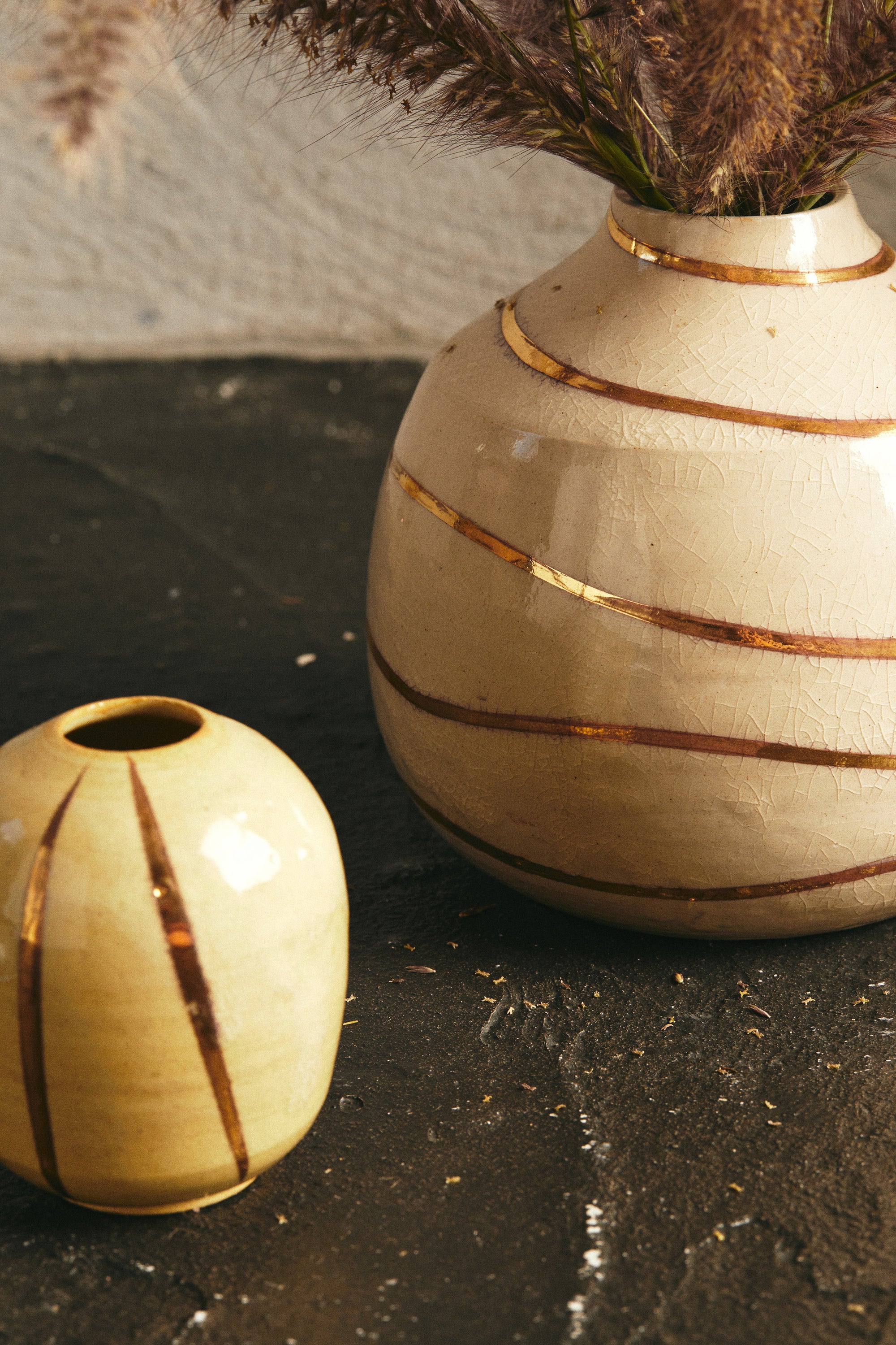 ANTIQUES TWIRL VASE