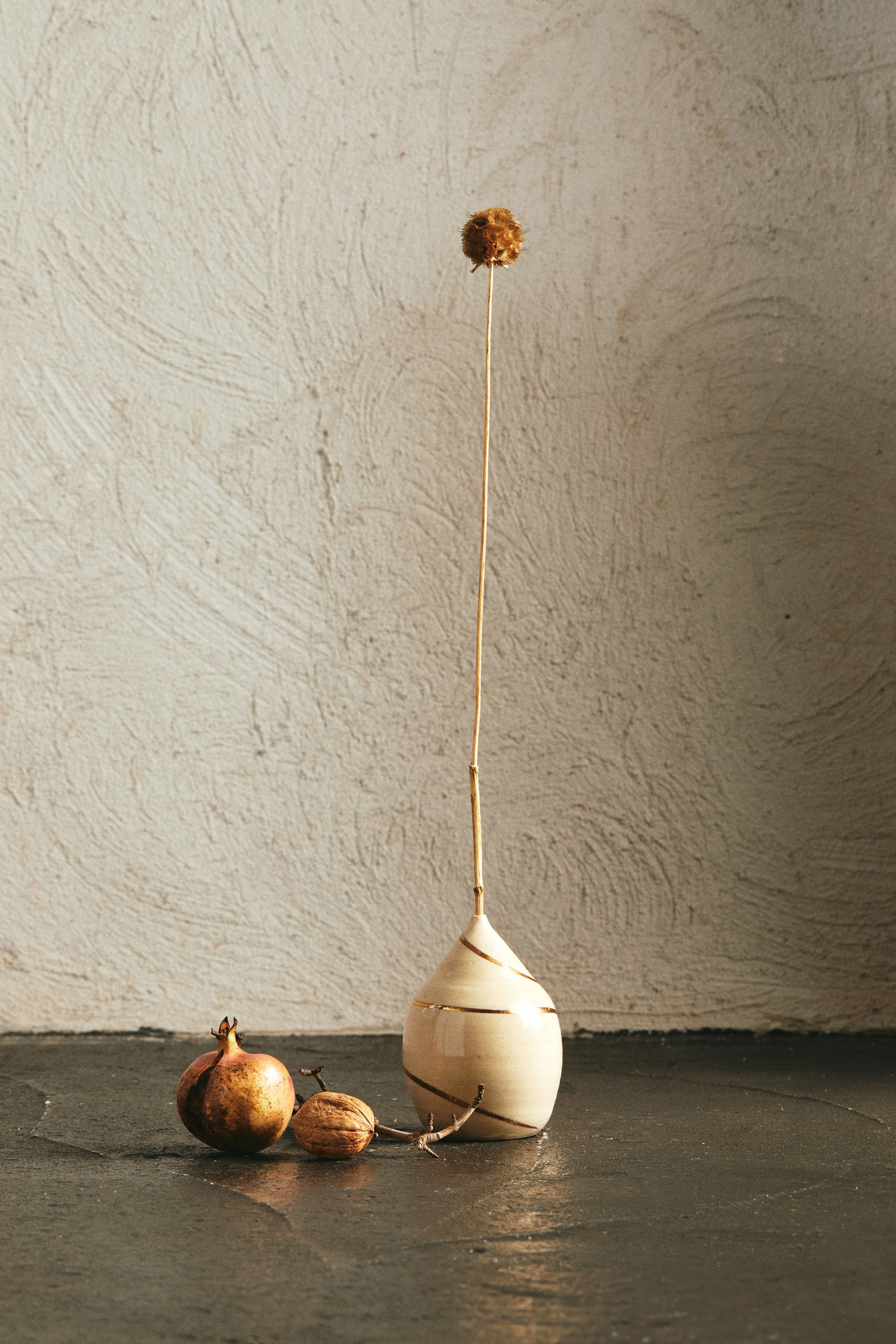 ANTIQUES TWIRL VASE