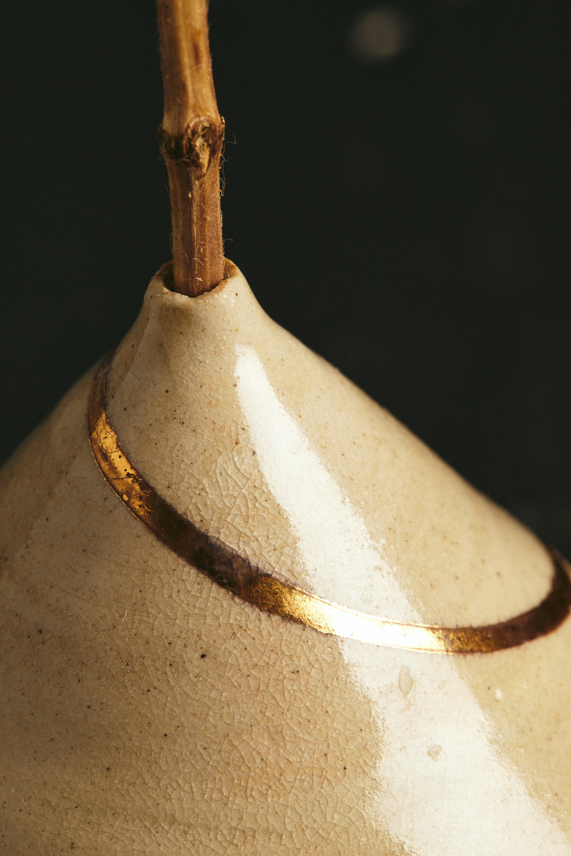 ANTIQUES TWIRL VASE